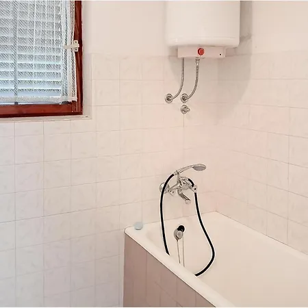 Appartamento Lovely In With House Sea View
